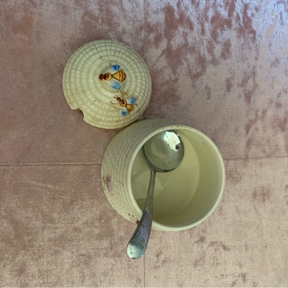 Vintage Pre-Loved Ceramic Honey Pot with Spoon and Bee Decor - Picture 5 of 7